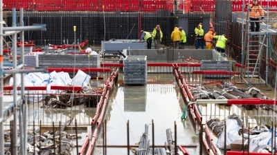 Großaufträge bringen das Baugewerbe voran.  (Foto: Ulrich Perrey/dpa)