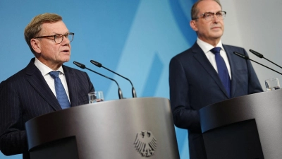 Außenminister Johann Wadephul (CDU) und Bundesinnenminister Alexander Dobrindt (CSU) sind sich sicher: Hinter dem gescheiterten Anschlag steckt Russland. (Foto: Kay Nietfeld/dpa)