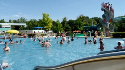 Mit dem Ferienpass kann man unter anderem das Freibad Bad Windsheim besuchen. (Foto: Bastian Lauer)