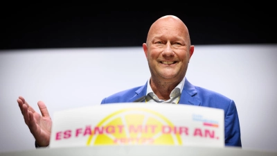 Thüringens Ex-Kurzzeitministerpräsident Thomas Kemmerich verlässt die FDP. (Archivbild) (Foto: Bernd von Jutrczenka/dpa)