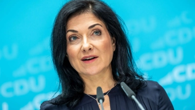 Die Lebensarbeitszeit muss steigen, sagt Wirtschaftsministerin Katherina Reiche. (Archivbild) (Foto: Michael Kappeler/dpa)