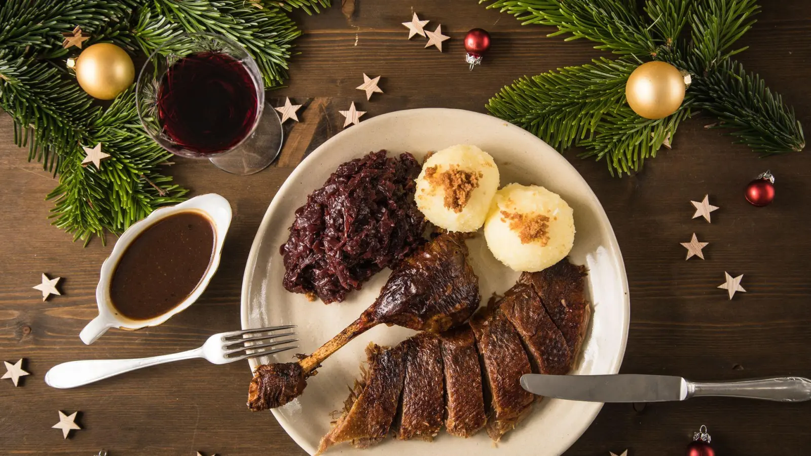 Tradition bleibt Trumpf: Geflügel steht an Weihnachten ganz oben auf dem Speiseplan. (Foto: Christin Klose/dpa-tmn)