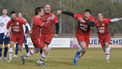 Hier jubeln die Dietenhofener in einem Ligaspiel. Nach dem 3:2-Sieg in der ersten Relegationsrunde gegen die SG Burk/Beyerberg hat der TVD am Montag gegen die SG Wind die Chance, in die Kreisliga aufzusteigen. (Foto: Martin Rügner)