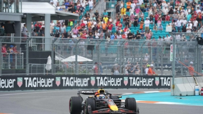 Max Verstappen erlebt seinen ersten Grand Prix als Papa. (Foto: Hasan Bratic/dpa)