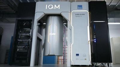 Der im Februar in Betrieb genommene Quantencomputer Euro-Q-Exa im Leibniz-Rechenzentrums der  Bayerischen Akademie der Wissenschaften. Die Quantentechnologie schreitet rasch voran. (Archiv) (Foto: Malin Wunderlich/dpa)