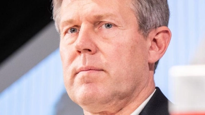 DEL-Chef Gernot Tripcke gefällt die Terminierung der NHL-Spiele in Deutschland nicht. (Archivbild) (Foto: Marcel Kusch/dpa)