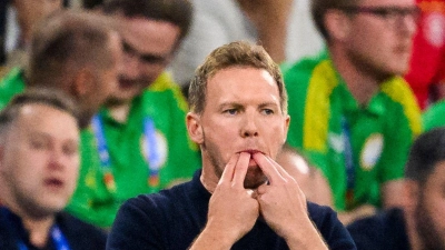 Bundestrainer Julian Nagelsmann bereitet sein Team auf das Ungarn-Spiel vor. (Foto: Tom Weller/dpa)