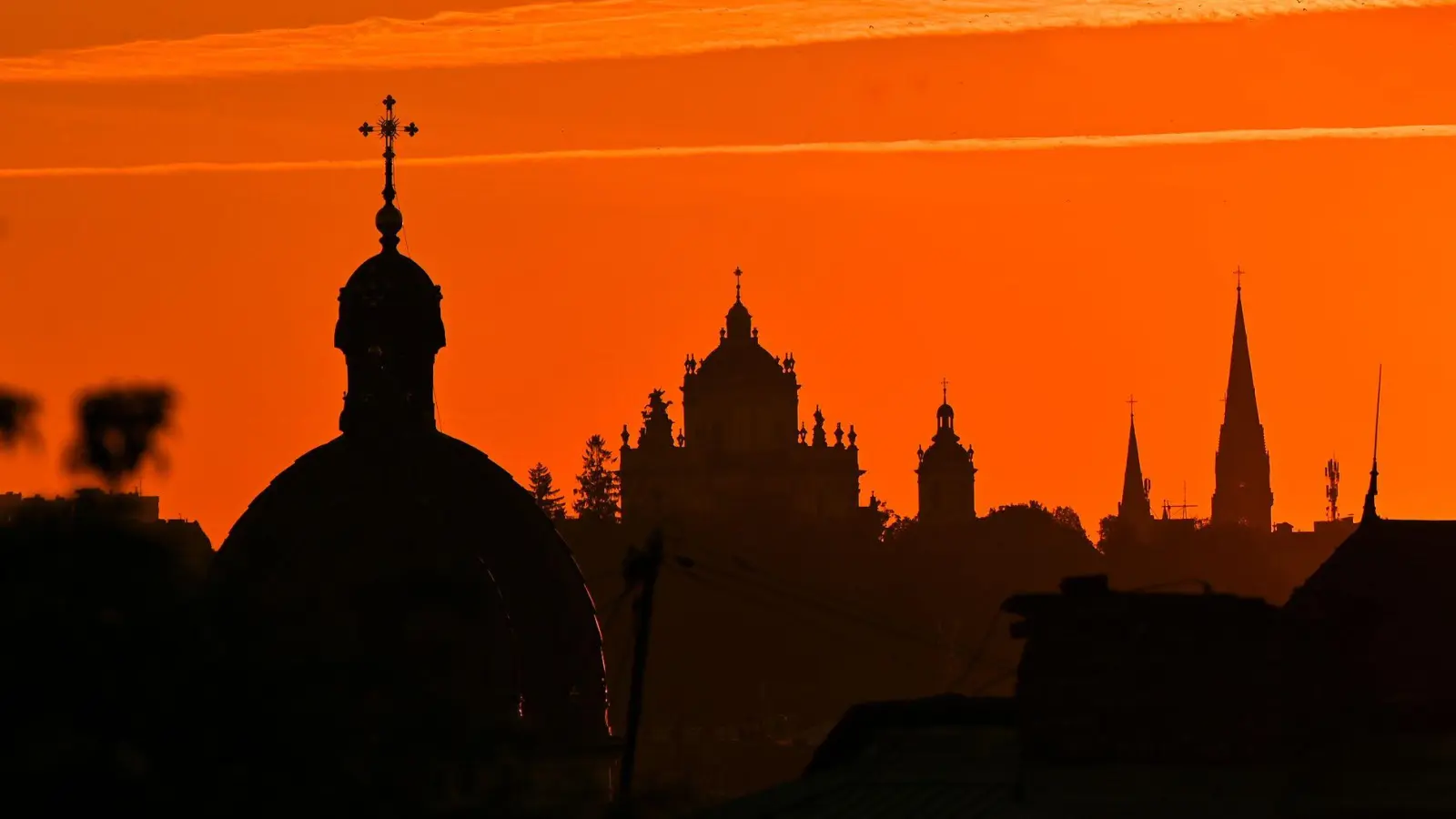 Lwiw ist nur etwa 50 Kilometer Luftlinie von der polnischen Grenze entfernt. (Foto: -/Ukrinform/dpa)