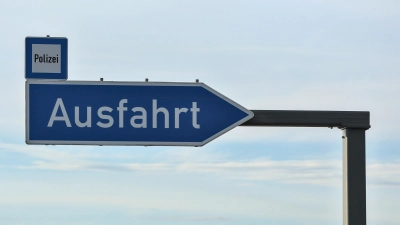 Bis in den Abend ist die Abfahrt von der A6 nach Lichtenau am Donnerstag nicht möglich. (Symbolbild: Tizian Gerbing)