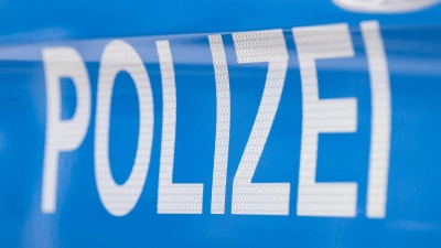 Die Polizei nahm nach eigenen Angaben den mutmaßlichen Täter fest. (Symbolbild) (Foto: Boris Roessler/dpa)