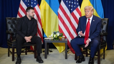 Trump hat sich in New York mit Selenskyj getroffen - kurz danach äußert er sich zur Zukunft des von Russland angegriffenen Landes.  (Foto: Evan Vucci/AP/dpa)
