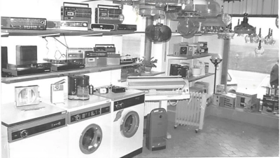 Drei Jahre nach der Gründung, 1978, entstand dieses Foto im damaligen Verkaufsraum. (Foto: privat)