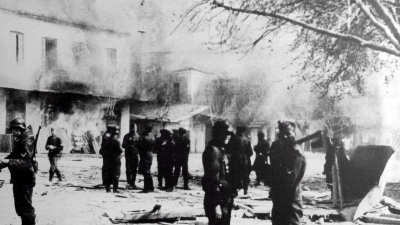 Ausgangspunkt ist eine Klage griechischer Opfer des NS-Massakers von Distomo vom 10. Juni 1944, bei dem die Waffen-SS 218 Bewohner des Dorfes massakrierte. (Archivbild) (Foto: -/epa ANA/dpa)