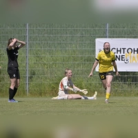 Solveig Schlitter (rechts) soll wieder für Weinberg Tore schießen. (Foto: Martin Rügner)