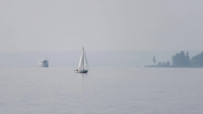 Bei dem Unfall am Samstag war eine Frau auf dem Segelboot aus Bayern gestorben. (Symbolbild) (Foto: Silas Stein/dpa)