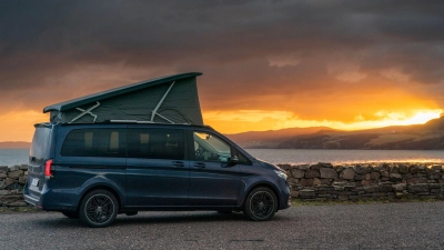 Unterwegs zu Hause: Hier ist&#39;s schön, hier schlafe ich - das dürfte die Idealvorstellung vieler Fans von Campern wie dem Marco Polo von Mercedes sein. (Foto: Craig Pusey/dpa-tmn)