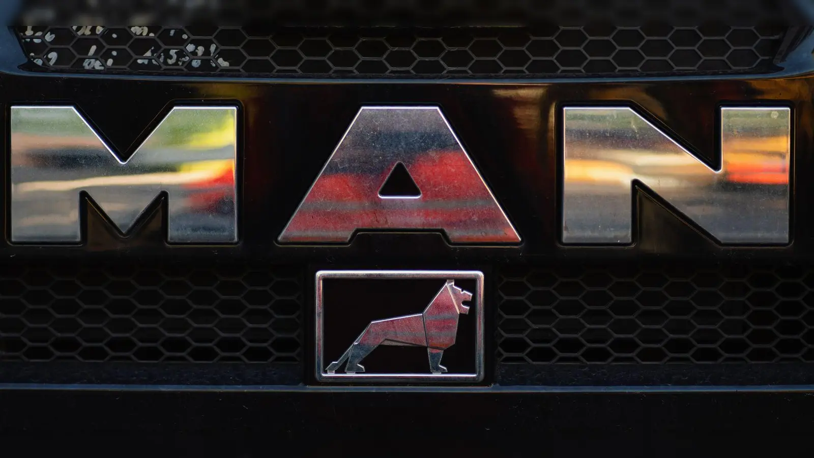 MAN baut zusammen mit Eon ein Ladenetzwerk auf. (Foto: Nicolas Armer/dpa)