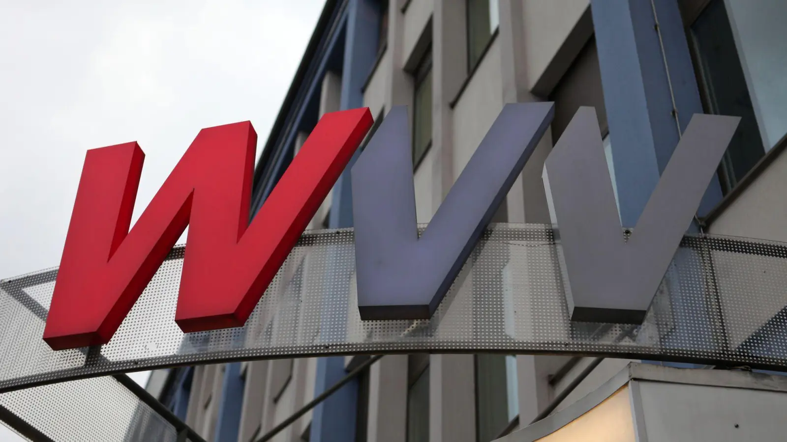 Schneefall und Glätte sorgen für Ausfälle im öffentlichen Nahverkehr in Würzburg. (Symbolbild) (Foto: picture alliance / dpa)