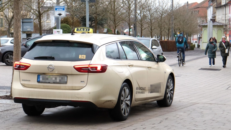 In Ansbach beklagen sich zwei Gastronomen über eine unzureichende Taxi-Versorgung. Taxi-Unternehmer sehen das anders. (Symbolbild: Antonia Müller)
