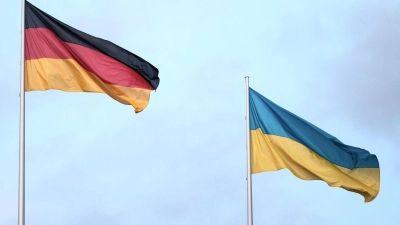 Der Status vieler Ukrainerinnen und Ukrainer in Deutschland ändert sich. (Symbolbild) (Foto: Hannes P. Albert/dpa)