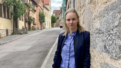 Daniela Voß fühlt sich wohl in Rothenburg. Die Schauspielerin ist in Schwerin geboren und aufgewachsen, und lebt seit einigen Jahren in München.  (Foto: Corinna Müller)