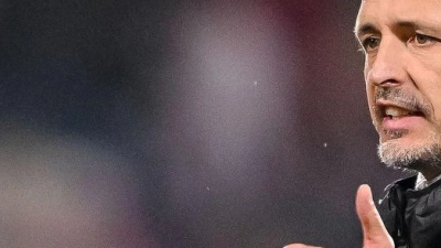 Dino Toppmöller übt nach dem Remis in Heidenheim heftige Kritik am Schiedsrichter. (Foto: Harry Langer/dpa)