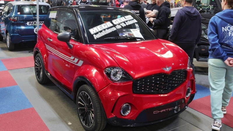 Micro-Cars dürfen schon 15-Jährige mit Mopedführerschein fahren. (Foto: Bodo Schackow/dpa/dpa-tmn)