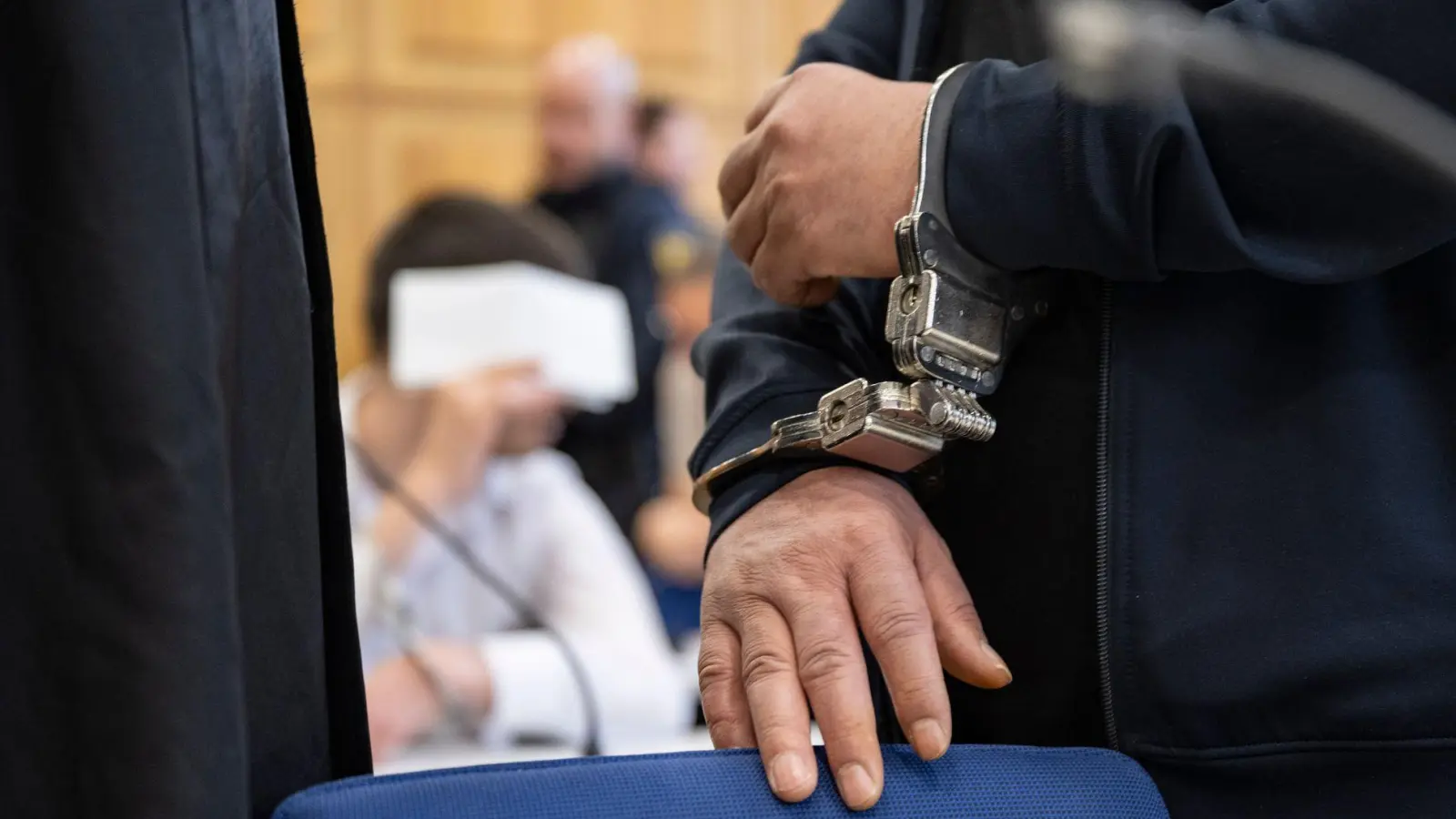 Für 59 Taten standen die fünf Männer vor Gericht – nun hat das Landgericht Heilbronn sie verurteilt. (Archivbild) (Foto: Marijan Murat/dpa)