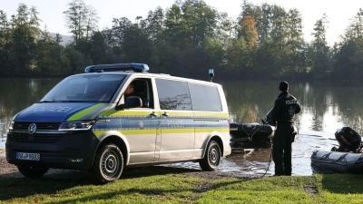 Immer wieder suchte die Polizei in den vergangenen Wochen im Nürnberger Land nach der mutmaßlich getöteten Frau. Nun fanden Ermittler menschliche Überreste einer weiblichen Leiche. (Archivbild) (Foto: Daniel Löb/dpa)