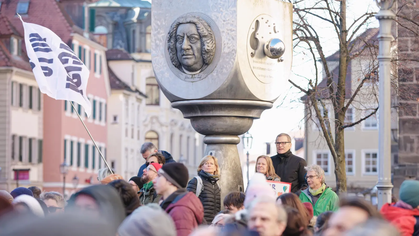 Auf der Ansbacher Kundgebung mit dem Motto „Nie wieder ist jetzt” waren etwa 2000 Teilnehmer. (Foto: Tizian Gerbing)