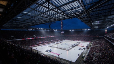 Das Winter Game 2022 ist die fünfte Auflage des populären Eishockey-Freiluft-Spektakels. (Foto: Rolf Vennenbernd/dpa)