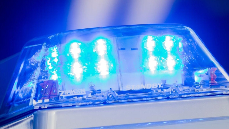 Die Polizei war am Freitag bei einem Brand in Birkenfeld im Einsatz. (Symbolbild: Rolf Vennenbernd/dpa)