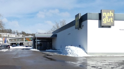 Bald bleibt der Parkplatz leer: Der Edeka-Markt im Schleifweg schließt zum Ende des Monats seine Türen. (Foto: Calotta Halbrock)