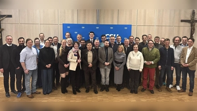 Diese Frauen und Männer wollen für die CSU in den Stadtrat.  (Foto: Simon Stark )