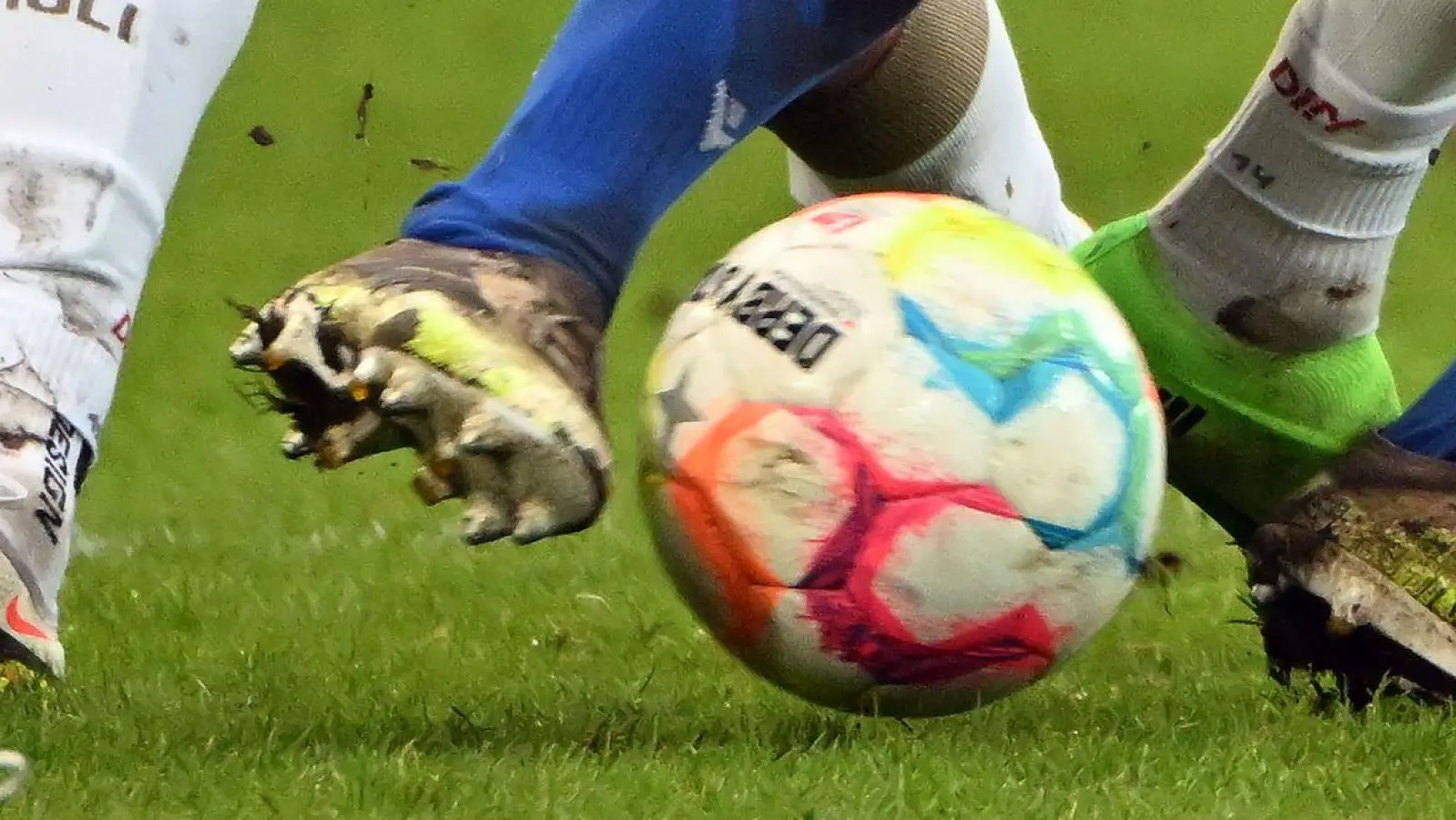 Die 1. Hauptrunde des BFV-Toto-Pokals 25/26 findet zwischen 18. und 22. Juli statt. (Symbolbild: Jens Büttner/dpa-Zentralbild/ZB)