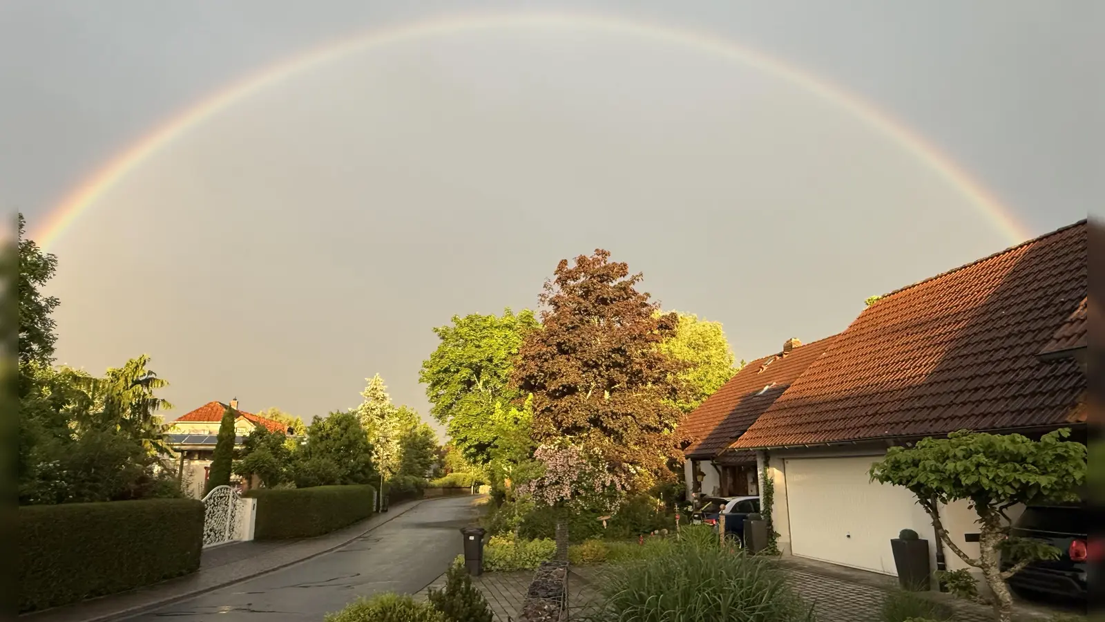 Foto der Hoffnung, ein Regenbogen – gesehen in Oberdachstetten. (Foto: Reinhard Wolf)
