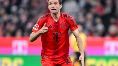 Aktuell ist Thomas Müller noch im Bayern-Trikot zu sehen, wie hier am Sonntag beim 4:0 gegen Frankfurt. (Foto: Sven Hoppe/dpa)