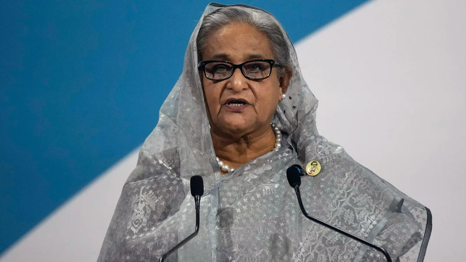 Ex-Ministerpräsidentin Hasina warf dem Gericht in einer ersten Reaktion vor, es habe eine „politisch motivierte“ Entscheidung getroffen. (Archivbild) (Foto: Christophe Ena/AP/dpa)