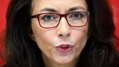 DGB-Chefin Yasmin Fahimi wendet sich strikt gegen Leistungskürzungen der Sozialsysteme. (Foto: Bernd von Jutrczenka/dpa)