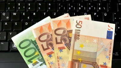 Mit den Jahren soll sich das Geld auf dem Anlagedepot anhäufen. (Symbolbild) (Foto: Patrick Pleul/dpa-Zentralbild/dpa)