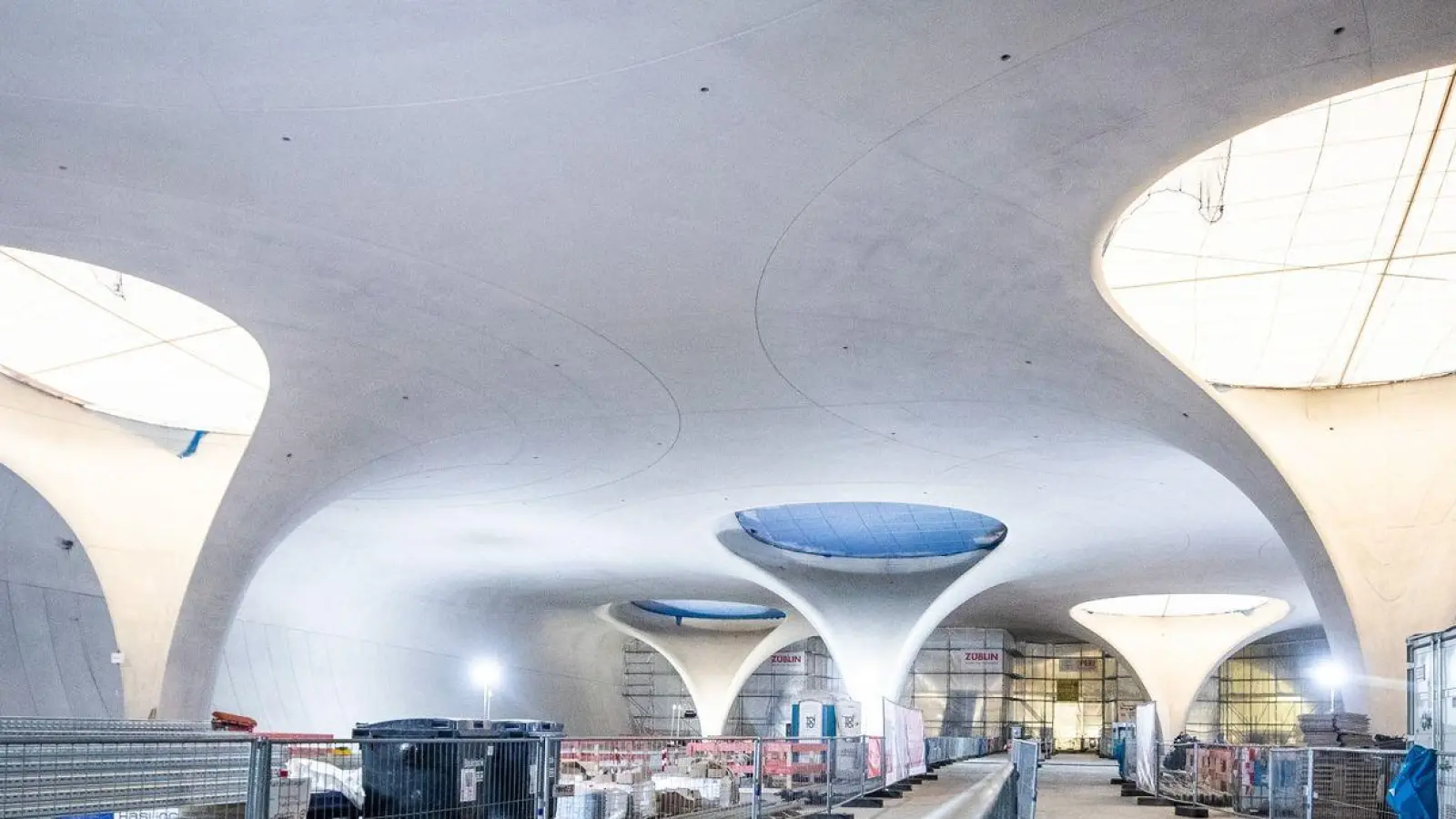 „Tage der offenen Baustelle“ am Stuttgarter Tiefbahnhof. (Foto: Christoph Schmidt/dpa)