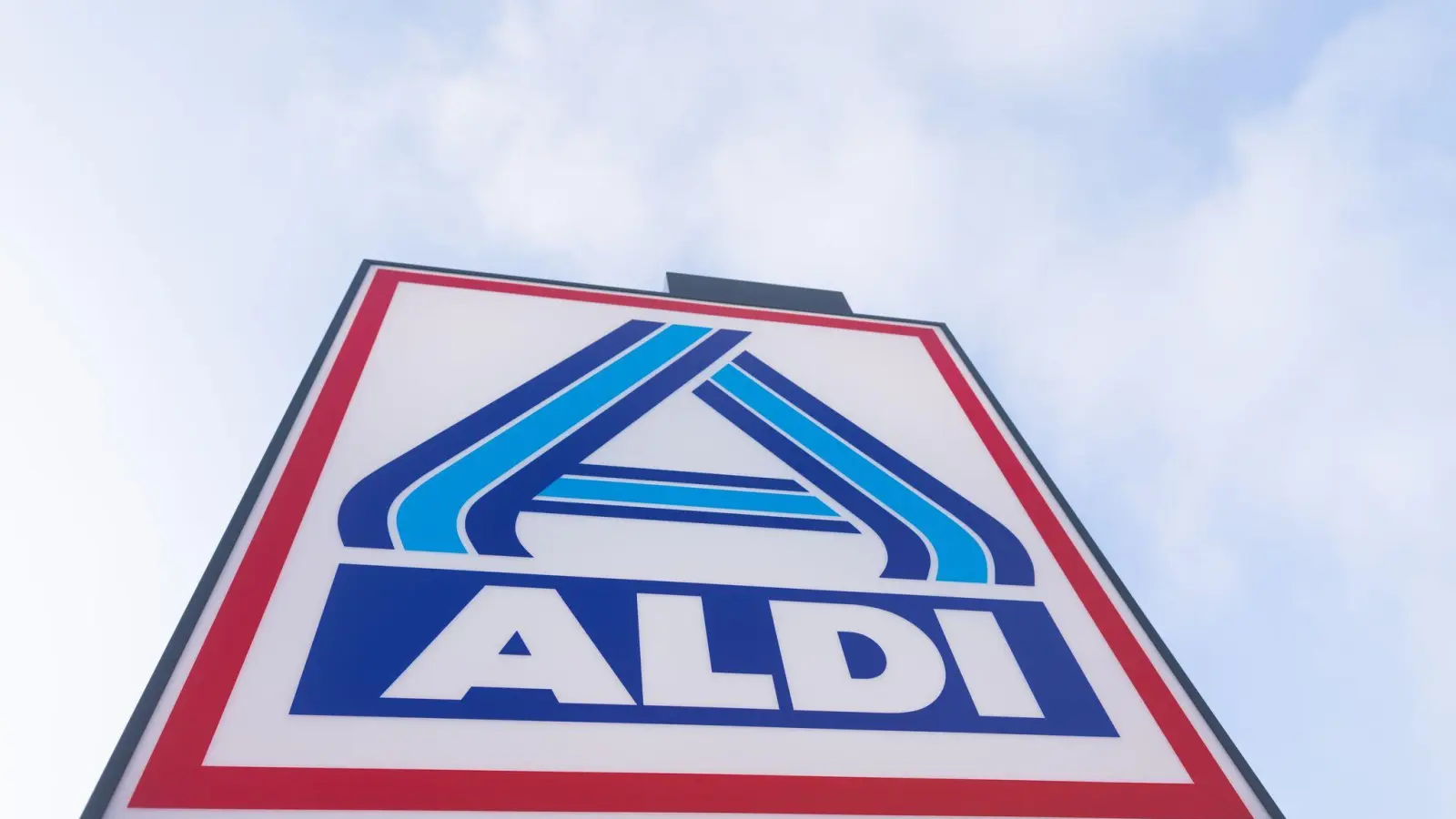 Aldi Nord schließt Märkte abends früher, um Energie zu sparen. (Foto: Rolf Vennenbernd/dpa)