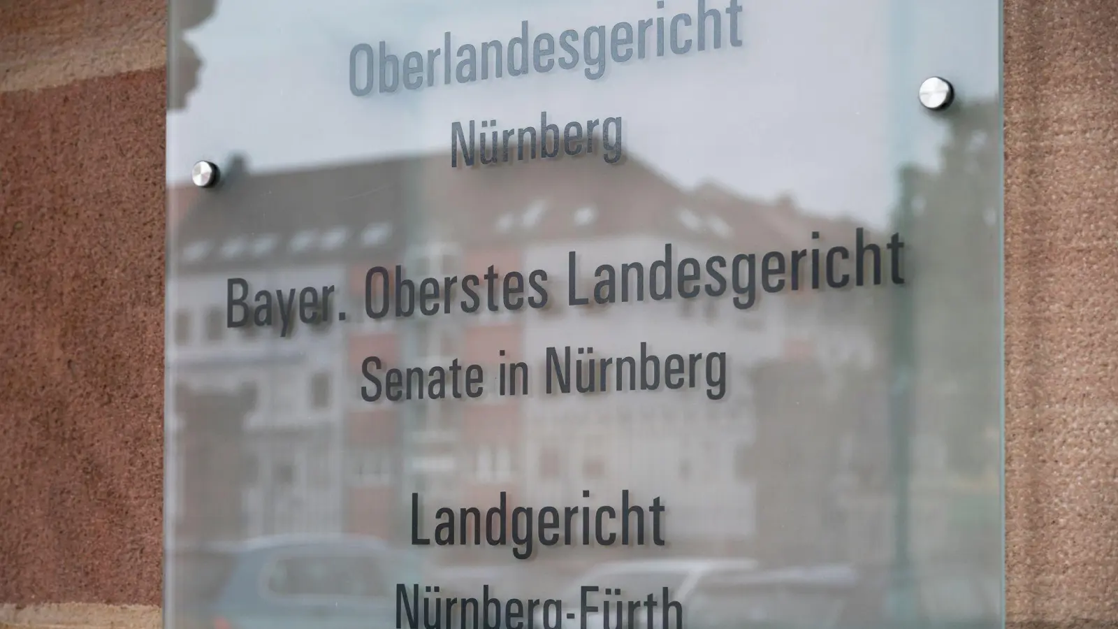 Vor dem OLG Nürnberg ist die Berufung nach dem Urteil des Landgerichts Regensburg im Verfahren zwischen einem ehemaligen Domspatz und dem Bistum Regensburg eingegangen. (Symbolbild) (Foto: Daniel Vogl/dpa)