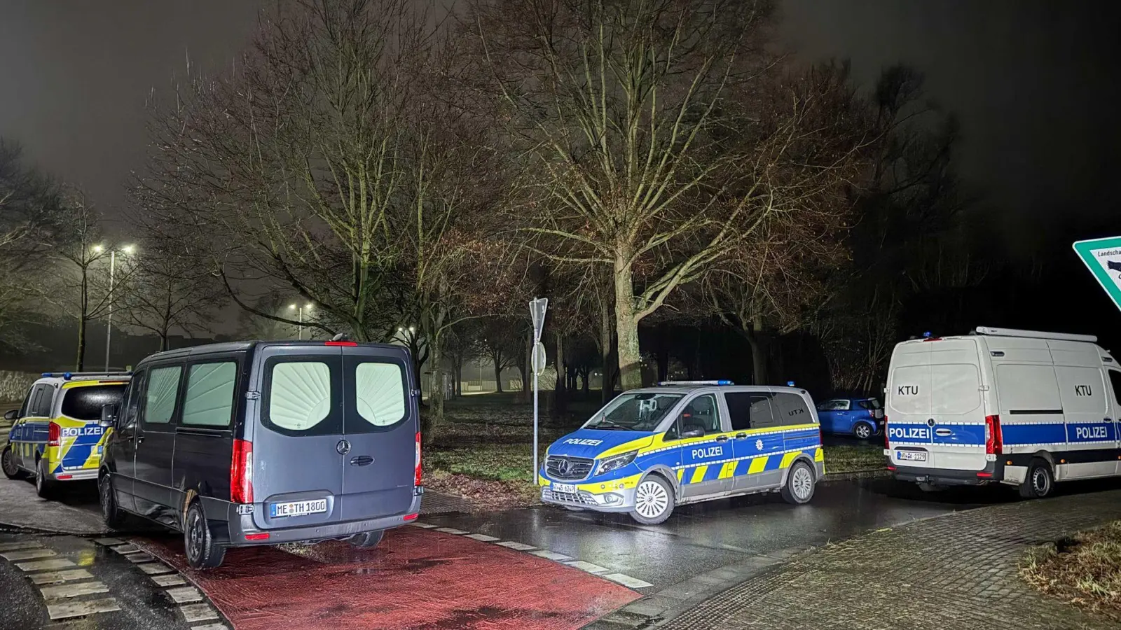 Die Polizei schließt ein Tötungsdelikt nicht aus. (Foto: Vincent Kempf/dpa)