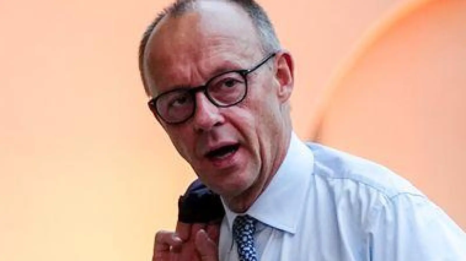 Bundeskanzler Friedrich Merz (CDU) sagt, Schnieder gehe es besser.  (Foto: Kay Nietfeld/dpa)