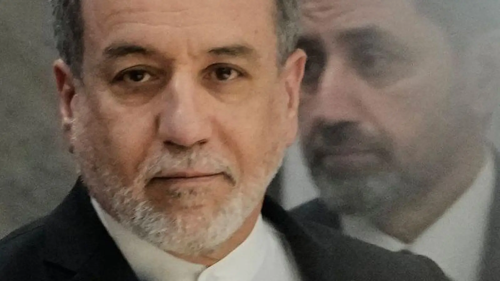 Irans Außenminister Araghtschi verspottet das US-Militär. (Archivbild) (Foto: Hadi Mizban/AP/dpa)