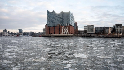 Auch in den nächsten Tagen bleibt es in Teilen Deutschlands eisig. (Foto: Daniel Bockwoldt/dpa)