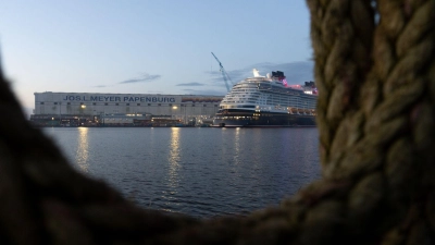 Die für ihre Kreuzfahrtschiffe bekannte Meyer Werft braucht in einer schweren Finanzkrise staatliche Unterstützung. (Foto: Izabella Mittwollen/dpa)