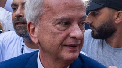 30 Jahre lang stand Riad Salameh an der Spitze der Zentralbank. (Archivbild) (Foto: Hassan Ammar/AP/dpa)