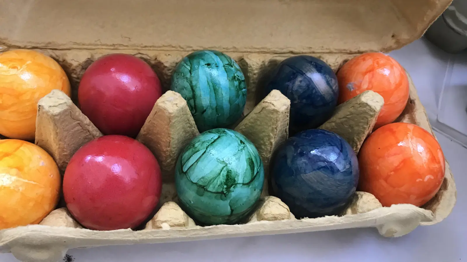 Bunte Ostereier sind ein alter Brauch zum Fest.  (Foto: Silvia Schäfer)